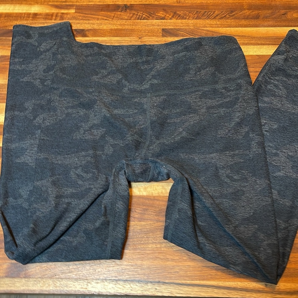 Vuori Elevation Performance Leggings. Dark Camo. - image 3
